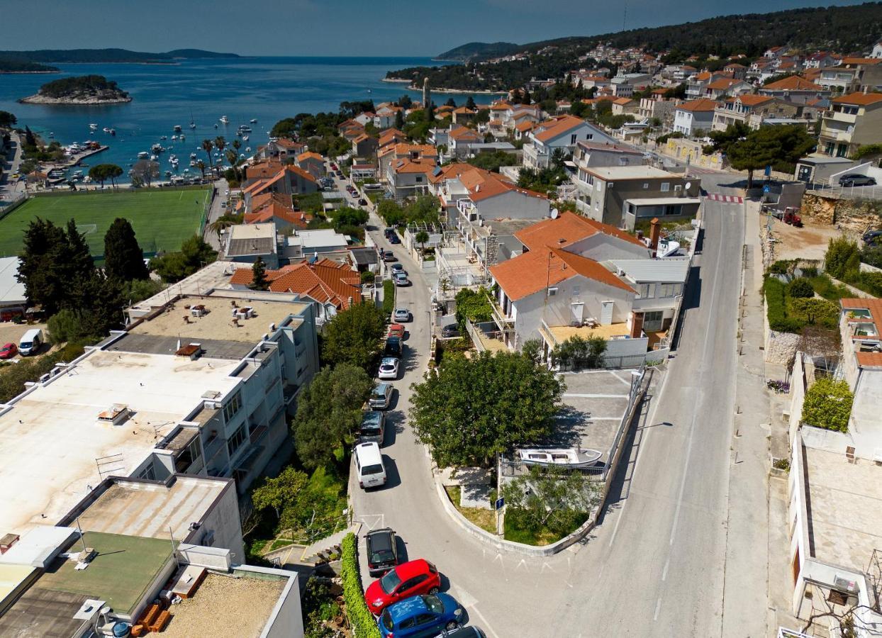 Apartman Nina Hvar Town Esterno foto